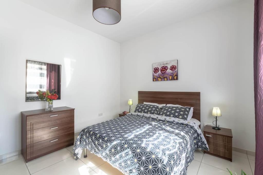 Modern Apt. Close To The Square St. Paul's Bay Exterior foto